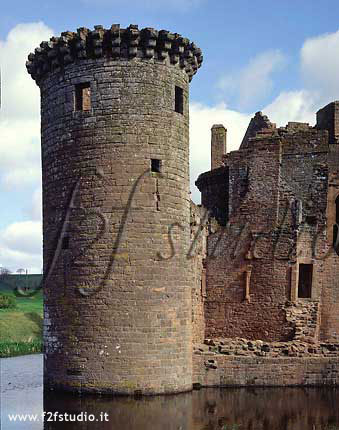 Caerloveroch-Castel_1.jpg